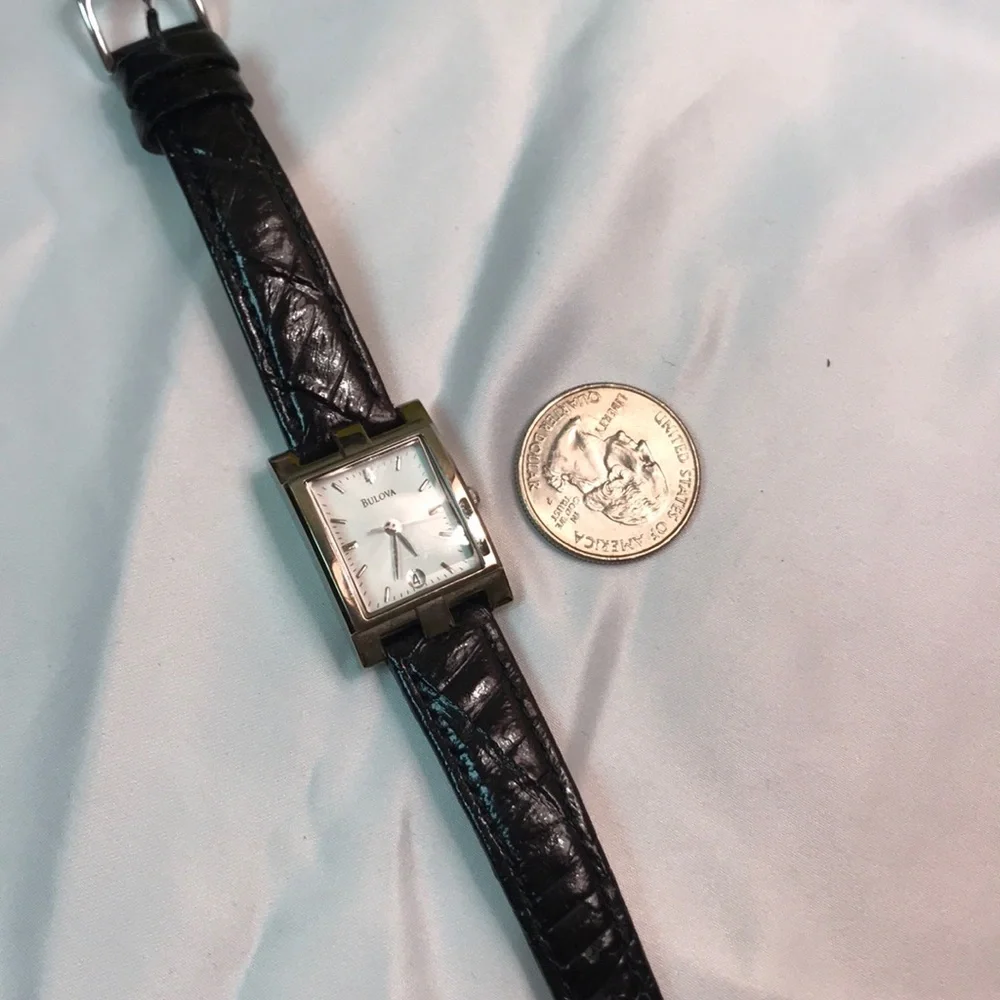 Bulova watch‎
